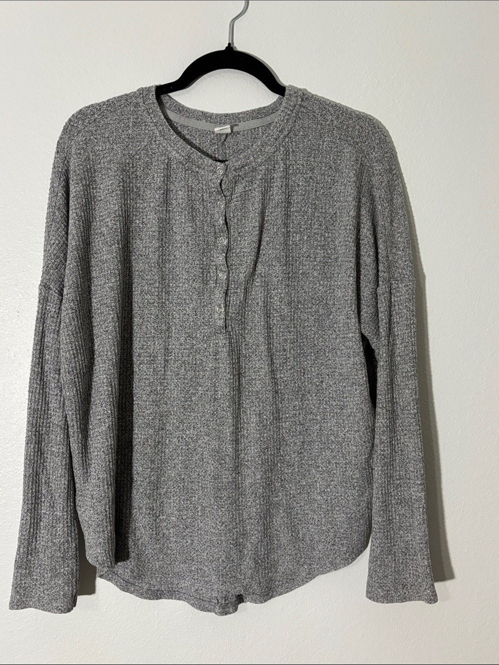 Old Navy Men's Gray Thermal Henley Pullover
